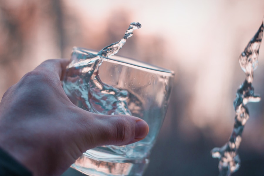 أهمية شرب الماء: كيف يؤثر على صحتك العامة؟